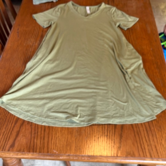 NWOT. ZENANA premium dress. Light green color. Size M - Picture 1 of 3